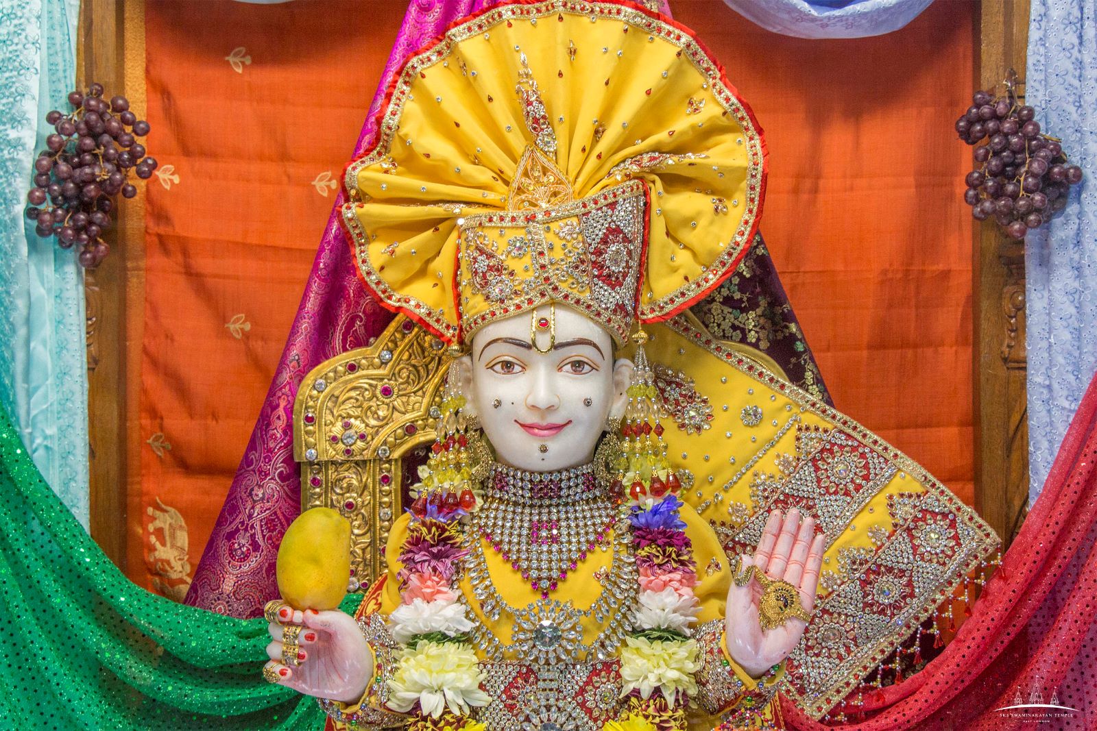 ©1987-2017 SKS Swaminarayan Temple East London